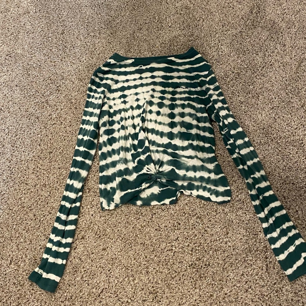 Pink long sleeve shirt, size xs in women’s , tie dye green and white